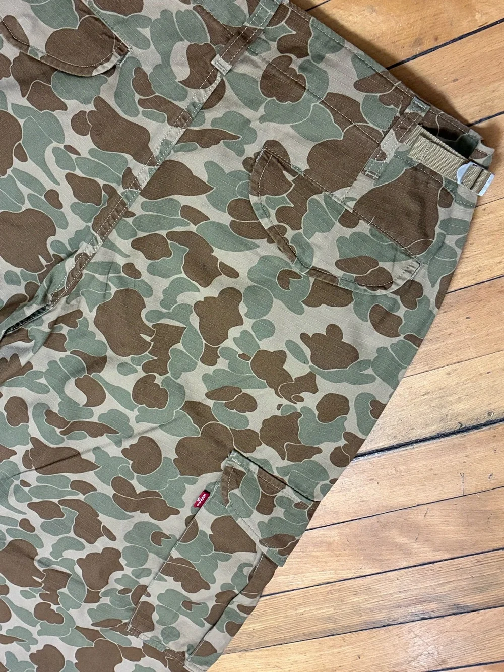 Levi’s frogskin Camouflage  military Cargo Pants in Olive & Brown W33 32L